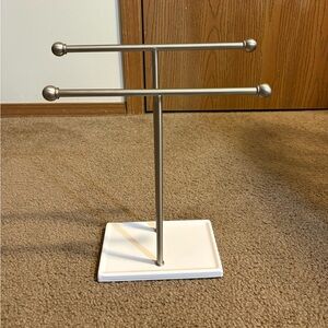 2 Tiered Towel Rack